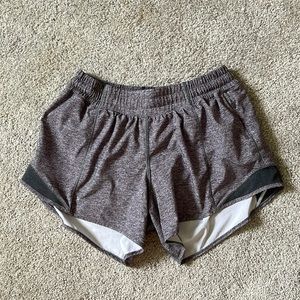 Hotty Hot High-Rise Lined Short 4" in grey